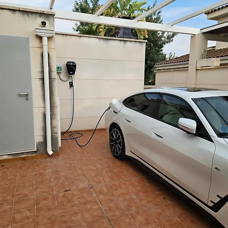 Con Piscina Privada
