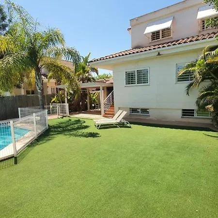 Con Piscina Privada